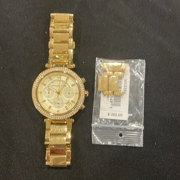 Michael Kors Watch - Picture 2 of 4